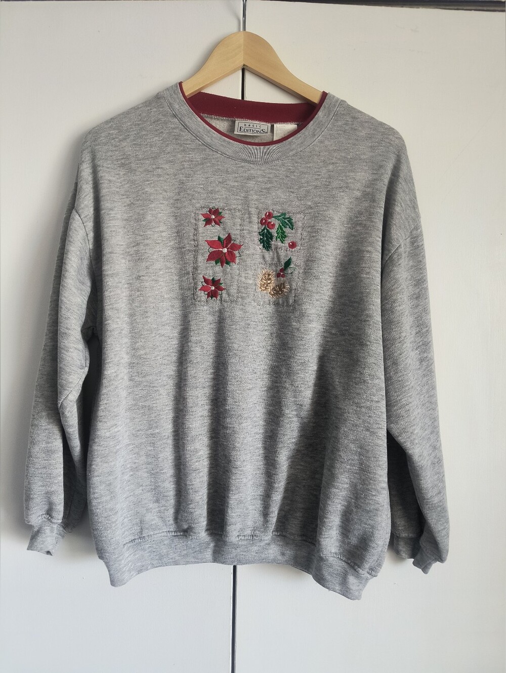 Vtg Basic Editions Holiday Embroidered Christmas Sweatshirt Gray Poinsettia L